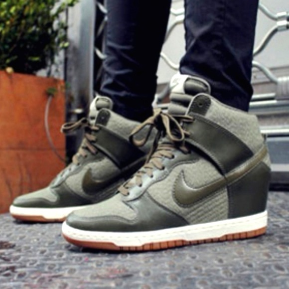 Nike Dunk Sky High Essential Cargo Khaki/Sail/Gum Wedge Shoes circa 2014 size 7 - Picture 1 of 11